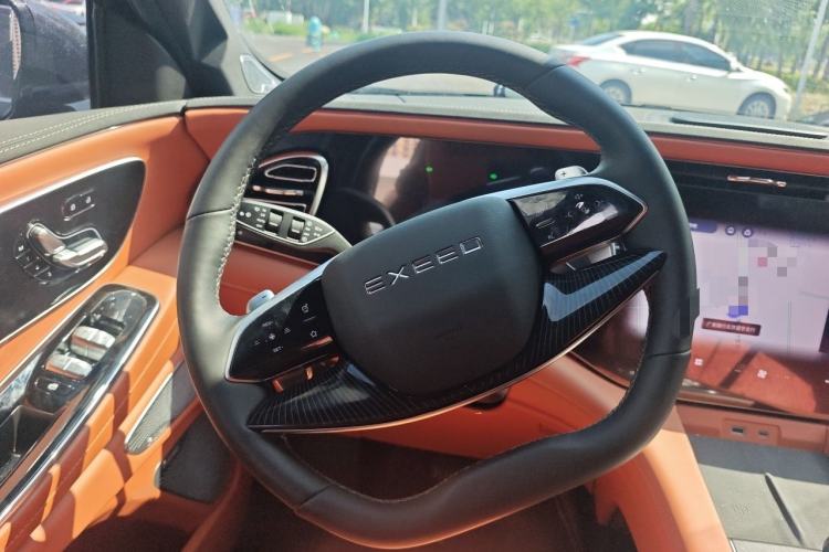 Used EXEED Lanyue 2026 400T Four-Wheel-Drive Flying Fish Edition 6-Seater Steering Wheel
