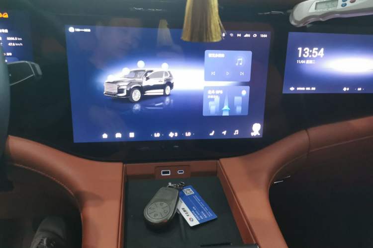 Used EXEED Lanyue C-DM 2025 180 Ultra-Long Range Ultra All-Wheel Drive 7-Seater Audio And AC Panel