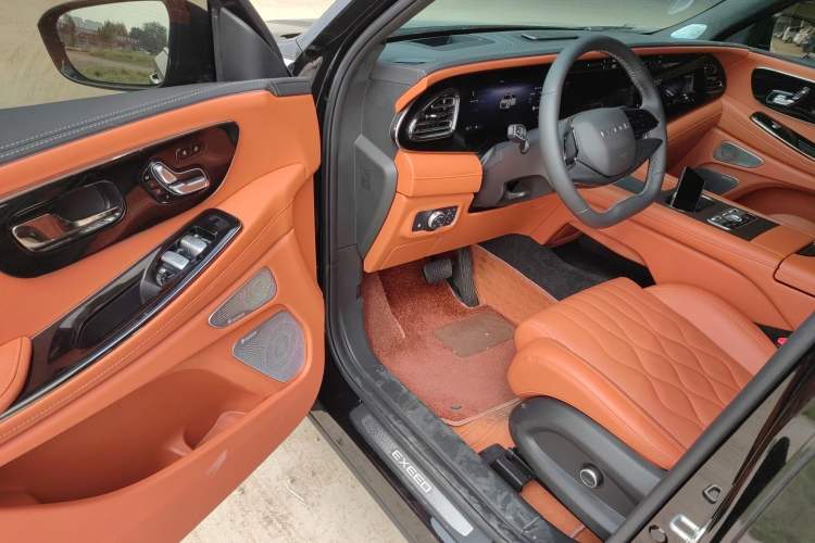 Used EXEED Lanyue C-DM 2025 180 Ultra-Long Range Ultra All-Wheel Drive 6-Seater Interior 2