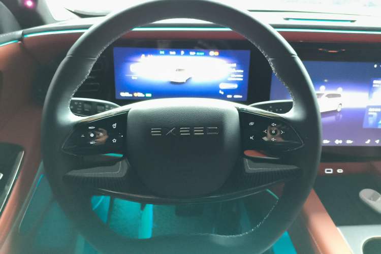Used EXEED Lanyue C-DM 2025 180 Ultra-Long Range Ultra All-Wheel Drive 6-Seater Steering Wheel