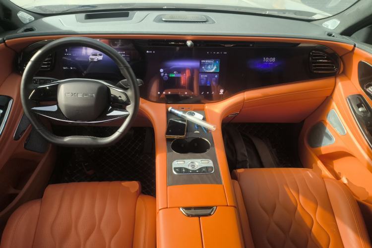 Used EXEED Lanyue C-DM 2025 180 Ultra-Long Range Ultra All-Wheel Drive 6-Seater Center Console