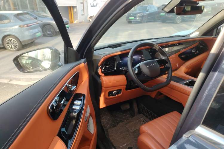Used EXEED Lanyue C-DM 2025 180 Ultra-Long Range Ultra All-Wheel Drive 6-Seater Driver Seat