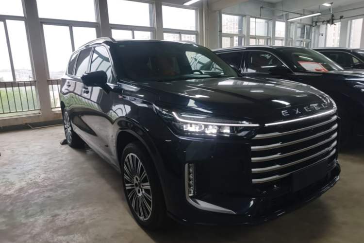 Used EXEED Lanyue C-DM 2025 180 Ultra-Long Range Ultra All-Wheel Drive 6-Seater Front Right 45 Deg