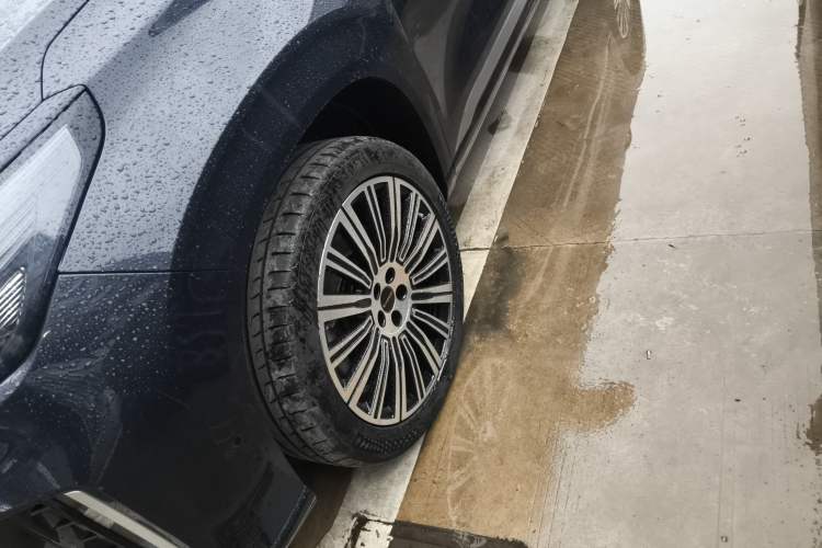 Used EXEED Lanyue C-DM 2025 180 Ultra-Long Range Ultra All-Wheel Drive 6-Seater Left Front Wheel Hub