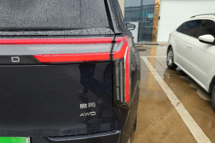 Used EXEED Lanyue C-DM 2025 180 Ultra-Long Range Ultra All-Wheel Drive 6-Seater Right Rear Taillight
