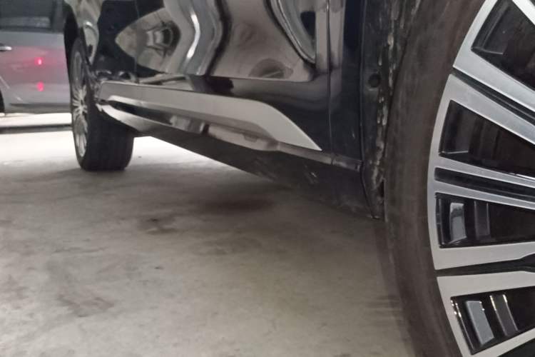 Used EXEED Lanyue C-DM 2025 180 Ultra-Long Range Ultra All-Wheel Drive 6-Seater Right Side Sill
