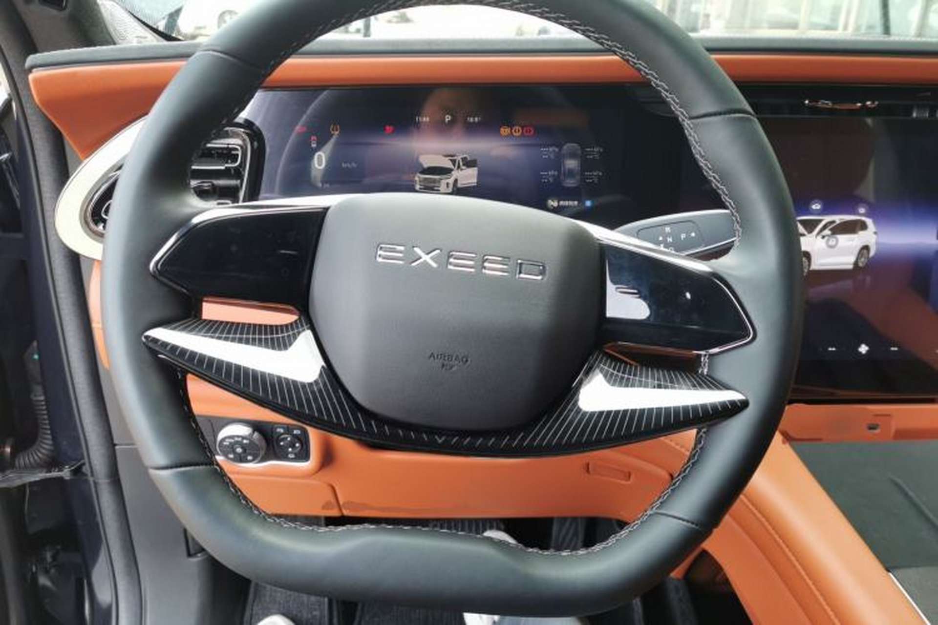 Used EXEED Lanyue C-DM 2025 180 Ultra-Long Range Ultra All-Wheel Drive 6-Seater Steering Wheel