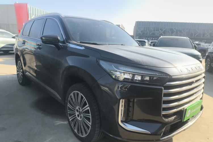 Used EXEED Lanyue C-DM 2025 180 Ultra-Long Range Max All-Wheel Drive 6-Seater Front Right 45 Deg