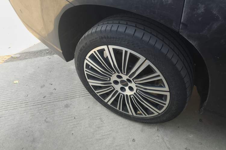Used EXEED Lanyue C-DM 2025 180 Ultra-Long Range Max All-Wheel Drive 6-Seater Right Rear Wheel Hub
