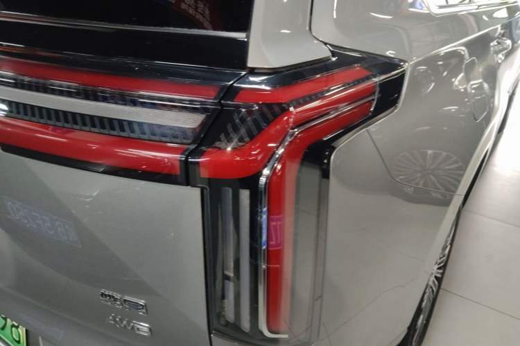 Used EXEED Lanyue C-DM 2025 180 Ultra-Long Range Max All-Wheel Drive 6-Seater Exterior 3