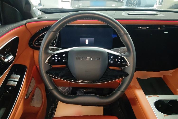 Used EXEED Lanyue C-DM 2025 180 Ultra-Long Range Max All-Wheel Drive 6-Seater Steering Wheel