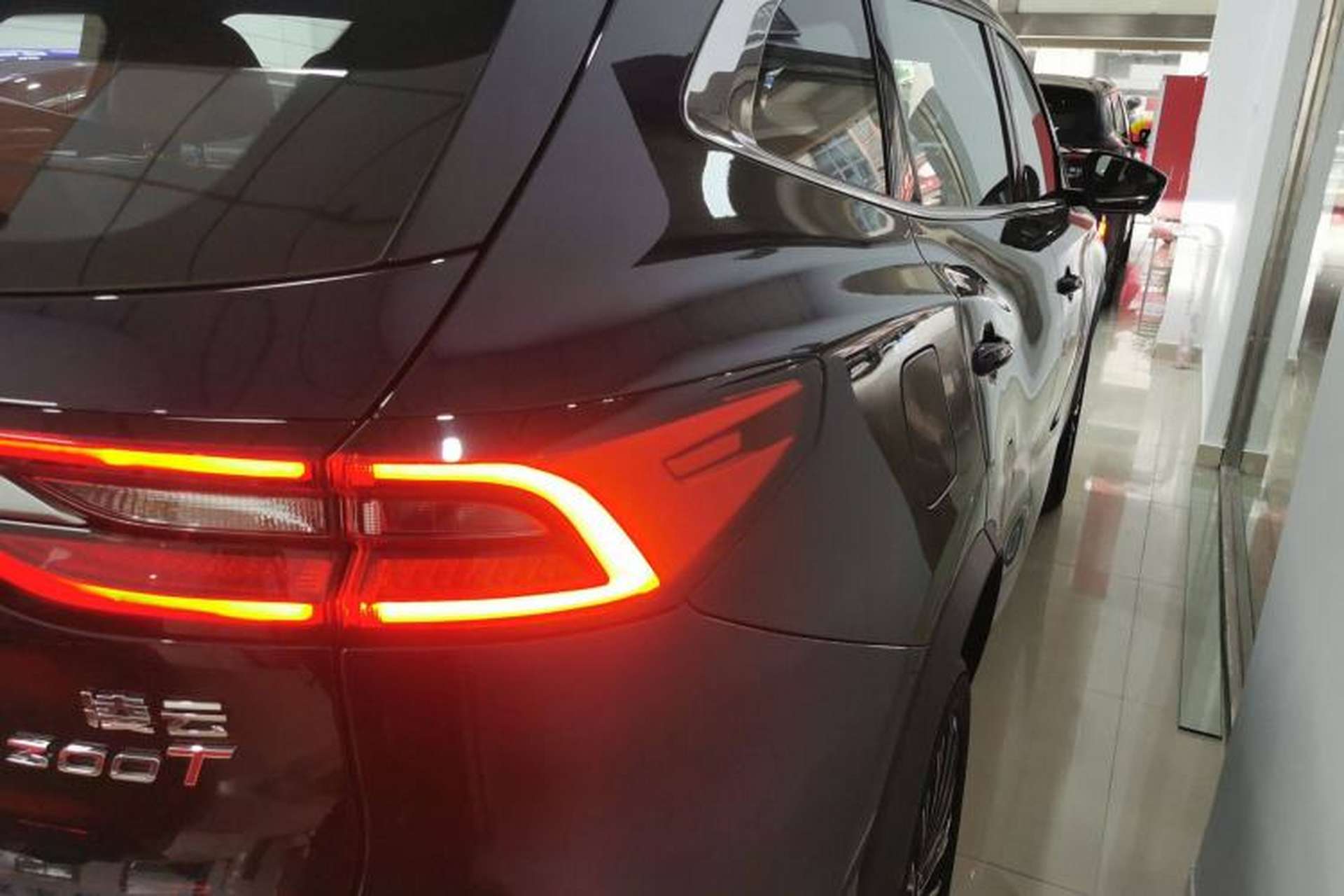 Used EXEED Lingyun 2025 300T Two-Wheel Drive Starry Edition Exterior 5