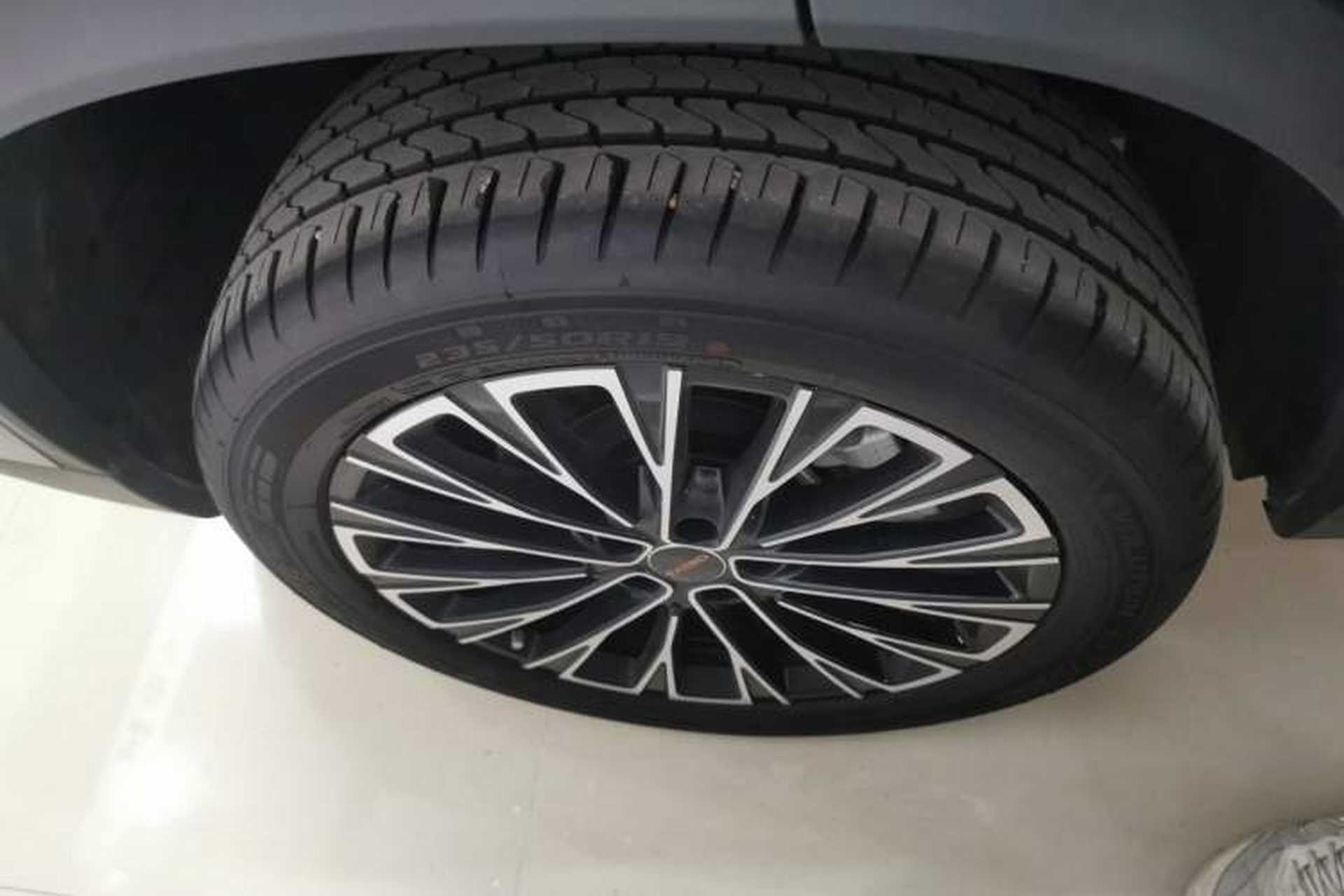 Used EXEED Lingyun 2025 300T Two-Wheel Drive Starry Edition Exterior 8