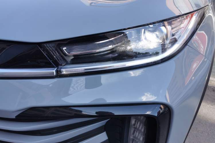 Used EXEED Lingyun 2023 300T Two-Wheel Drive Starry Edition Left Front Headlight