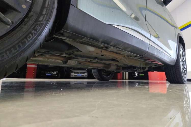 Used EXEED Lingyun 2024 300T Two-Wheel Drive Starlight Edition Right Side Sill