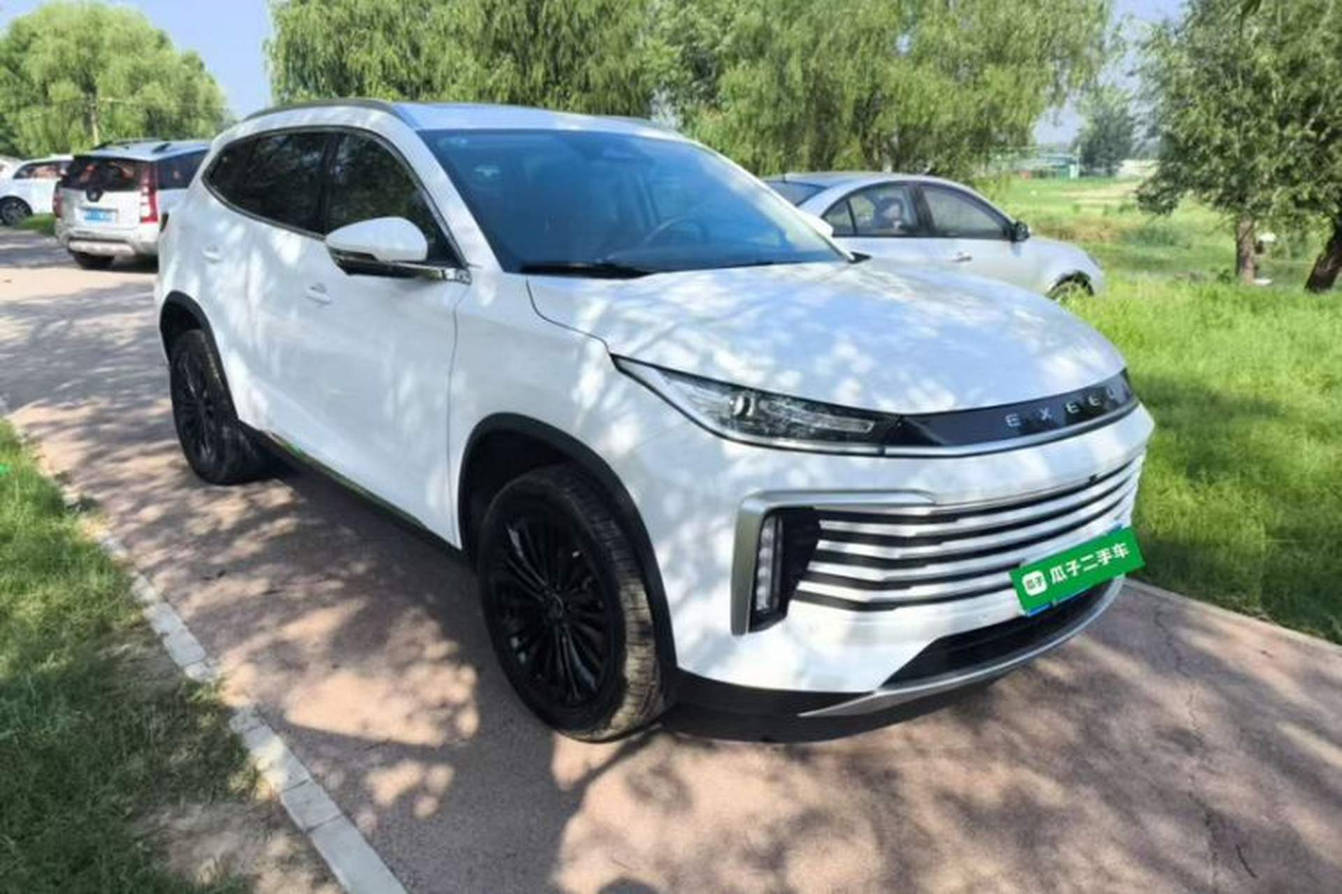 Used EXEED Lingyun 2024 300T Two-Wheel Drive Starlight Edition Exterior 2