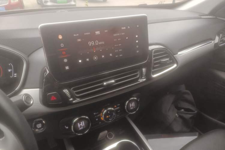 Used EXEED Lingyun 2019 1.6T Two-Wheel Drive Diamond Edition Audio And AC Panel