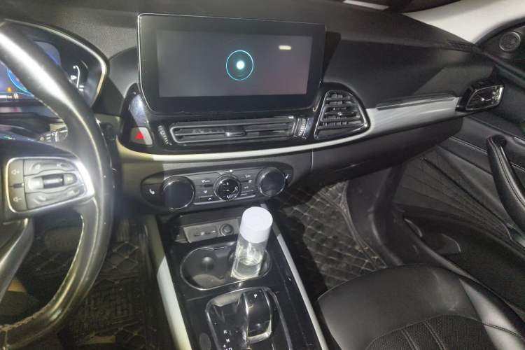 Used EXEED Lingyun 2019 1.6T Two-Wheel Drive Diamond Edition Audio And AC Panel