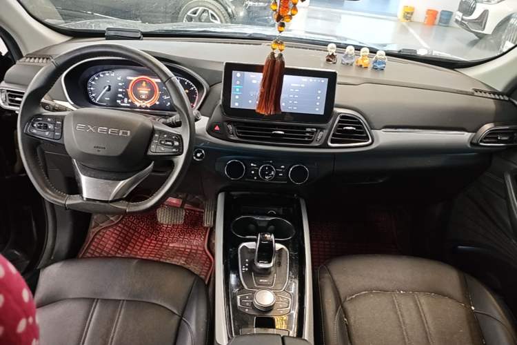 Used EXEED Lingyun 2019 1.6T Two-Wheel-Drive Platinum Edition Center Console