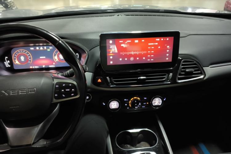 Used EXEED Lingyun 2019 1.6T Two-Wheel Drive Diamond Edition Center Console
