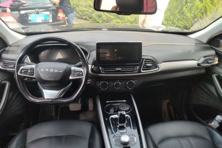 Used EXEED Lingyun 2019 1.6T Two-Wheel Drive Diamond Edition Center Console