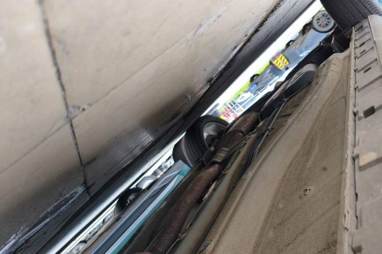 Used EXEED Lingyun 2019 1.6T Two-Wheel Drive Diamond Edition Chassis Front Right