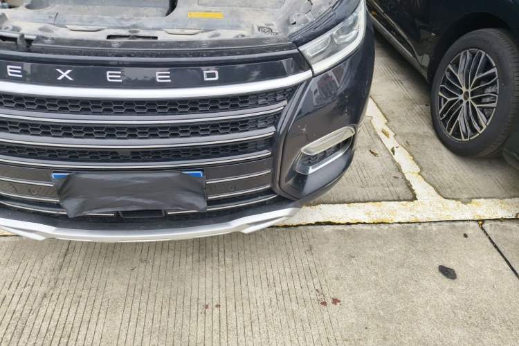 Used EXEED Lingyun 2019 1.6T Two-Wheel Drive Diamond Edition Engine Bay Left