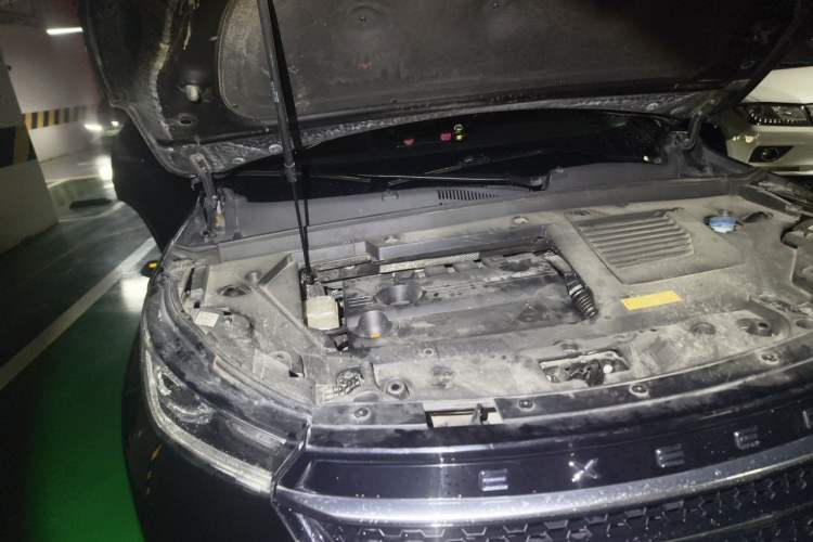 Used EXEED Lingyun 2019 1.6T Two-Wheel Drive Diamond Edition Engine Bay Right