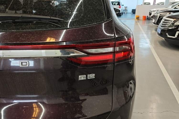 Used EXEED Lingyun 2019 1.6T Two-Wheel-Drive Platinum Edition Exterior 3