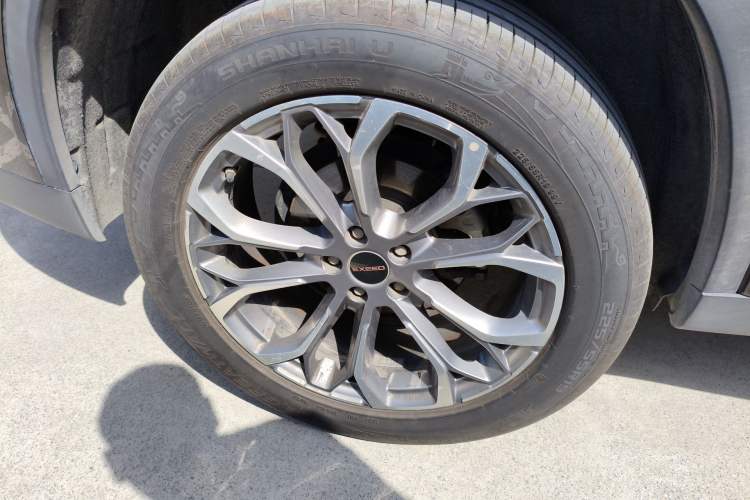 Used EXEED Lingyun 2019 1.6T Two-Wheel Drive Star曜 Edition Exterior 5