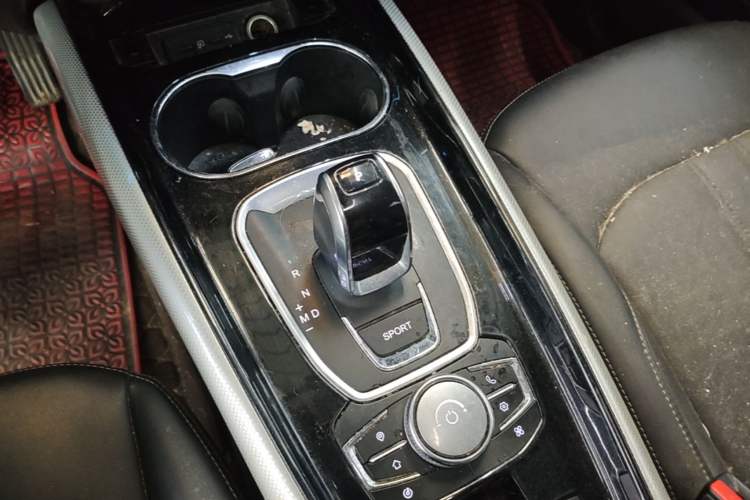 Used EXEED Lingyun 2019 1.6T Two-Wheel-Drive Platinum Edition Gear Lever