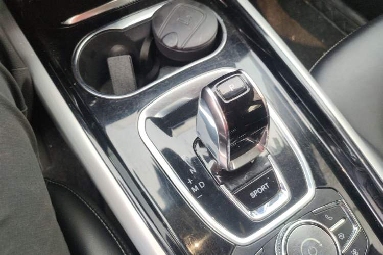 Used EXEED Lingyun 2019 1.6T Two-Wheel Drive Diamond Edition Gear Lever