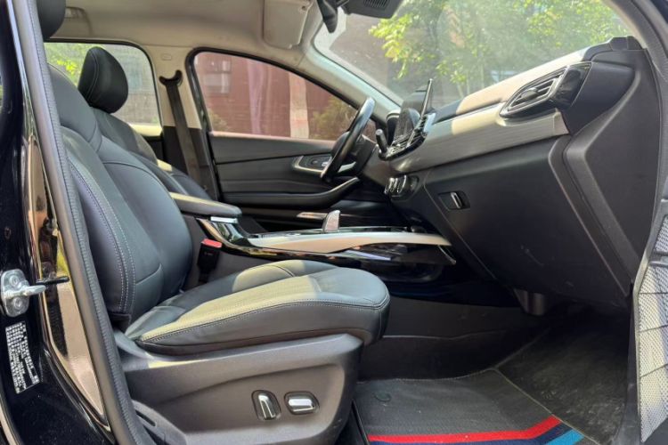 Used EXEED Lingyun 2019 1.6T Two-Wheel Drive Diamond Edition Interior 2