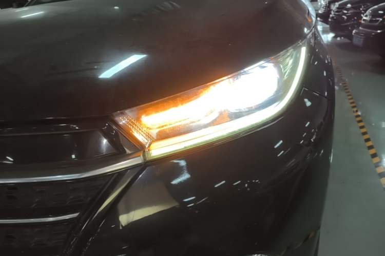 Used EXEED Lingyun 2019 1.6T Two-Wheel Drive Diamond Edition Left Front Headlight