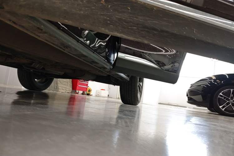 Used EXEED Lingyun 2019 1.6T Two-Wheel-Drive Platinum Edition Left Side Sill
