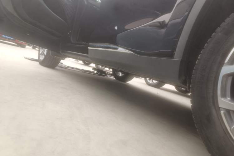 Used EXEED Lingyun 2019 1.6T Two-Wheel Drive Diamond Edition Left Side Sill