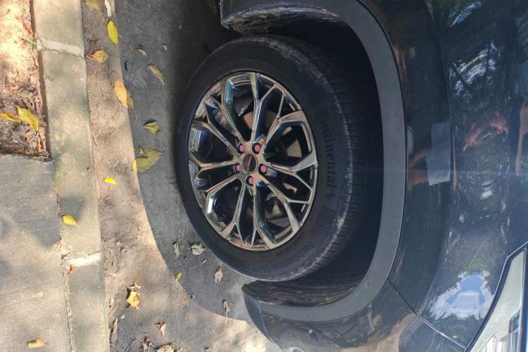 Used EXEED Lingyun 2019 1.6T Four-Wheel Drive Flagship Edition Right Front Wheel Hub
