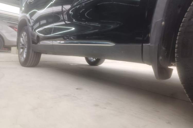 Used EXEED Lingyun 2019 1.6T Two-Wheel Drive Diamond Edition Right Side Sill