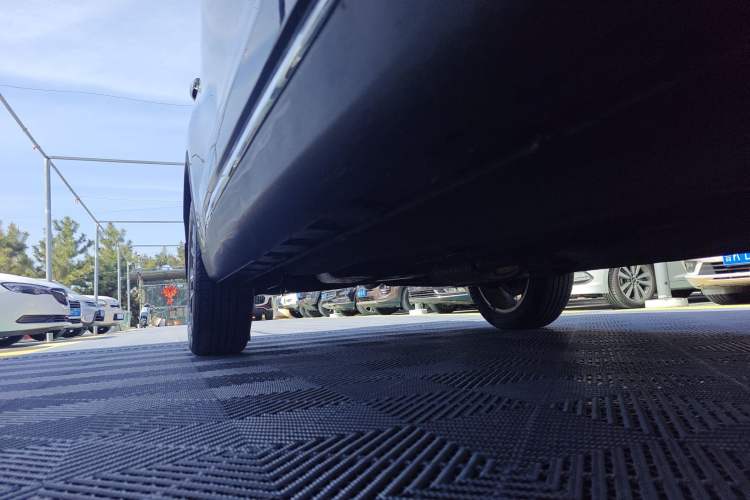 Used EXEED Lingyun 2019 1.6T Two-Wheel Drive Diamond Edition Right Side Sill