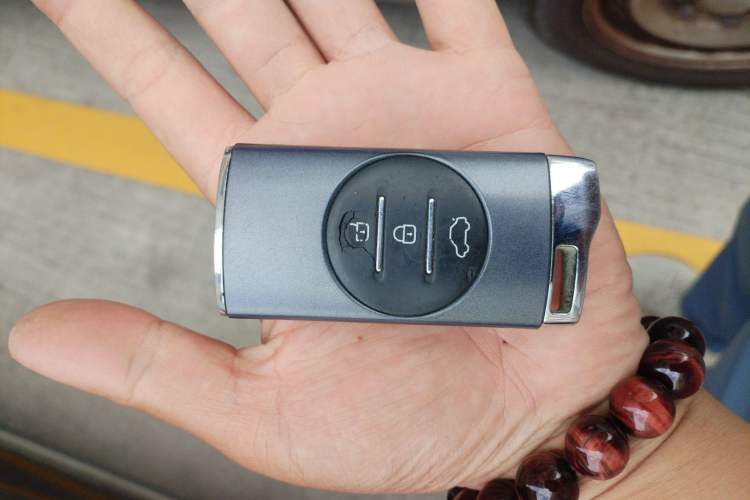 Used EXEED Lingyun 2019 1.6T Two-Wheel-Drive Platinum Edition Vehicle Key