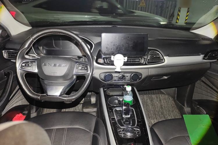 Used EXEED Lingyun 2019 1.6T Two-Wheel Drive Diamond Edition Center Console
