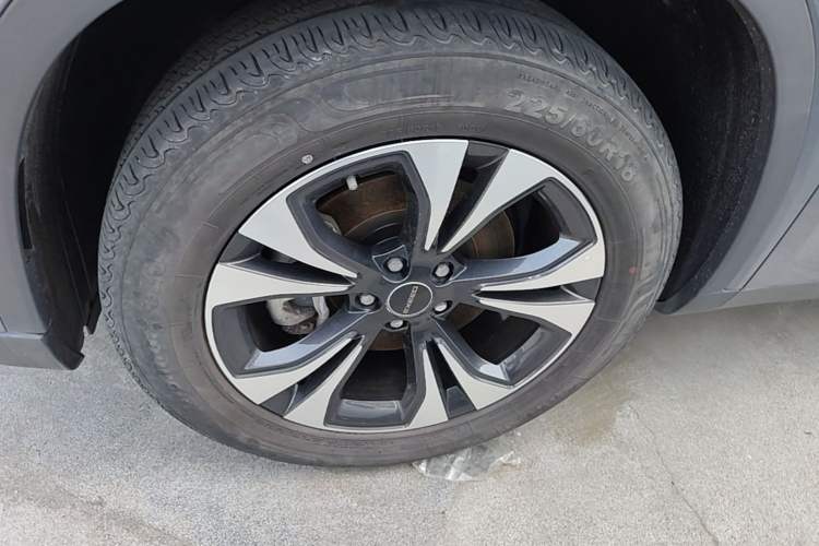 Used EXEED Lingyun 2019 1.6T Two-Wheel-Drive Platinum Edition Exterior 4