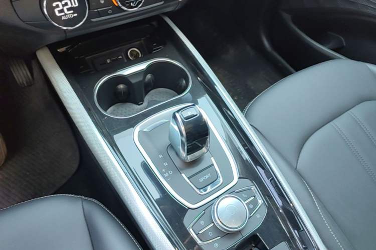 Used EXEED Lingyun 2019 1.6T Two-Wheel-Drive Platinum Edition Gear Lever