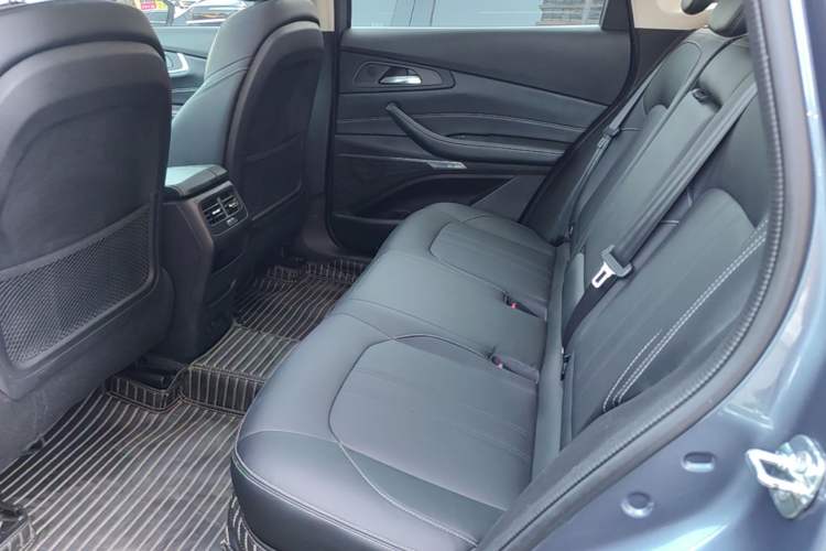 Used EXEED Lingyun 2019 1.6T Two-Wheel-Drive Platinum Edition Left Rear Seat