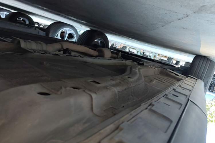 Used EXEED Lingyun 2019 1.6T Two-Wheel-Drive Platinum Edition Left Side Sill
