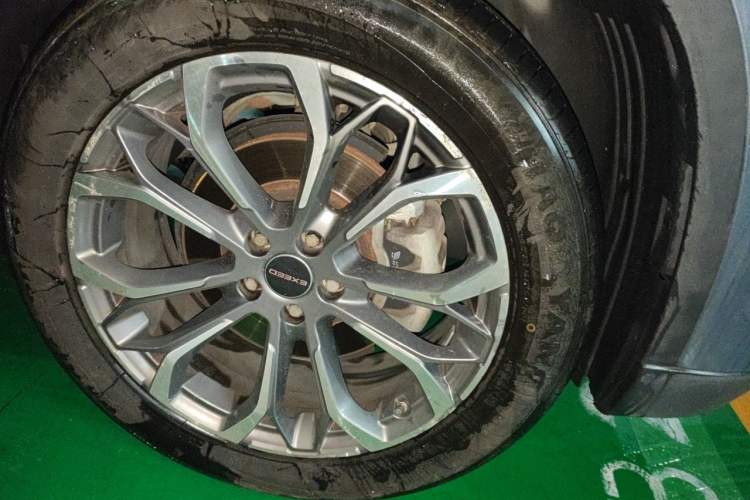 Used EXEED Lingyun 2019 1.6T Two-Wheel Drive Diamond Edition Right Front Wheel Hub
