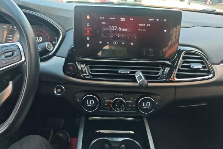 Used EXEED Lingyun 2019 1.6T Two-Wheel Drive Diamond Edition Audio And AC Panel
