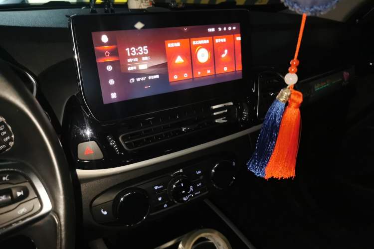 Used EXEED Lingyun 2019 1.6T Two-Wheel Drive Diamond Edition Audio And AC Panel