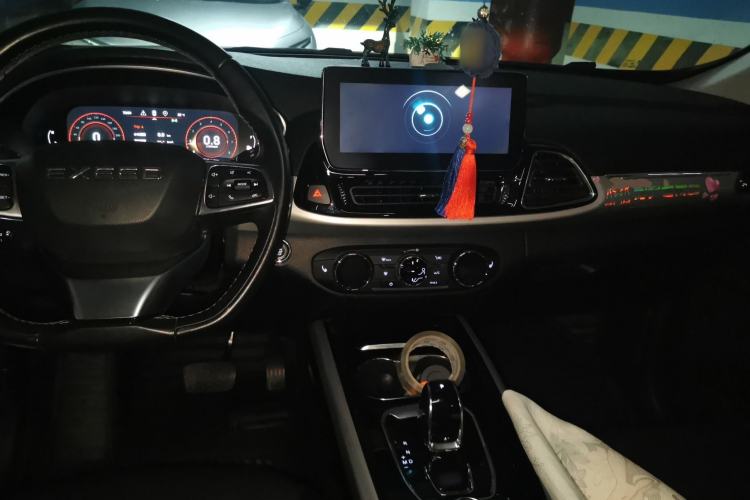 Used EXEED Lingyun 2019 1.6T Two-Wheel Drive Diamond Edition Center Console