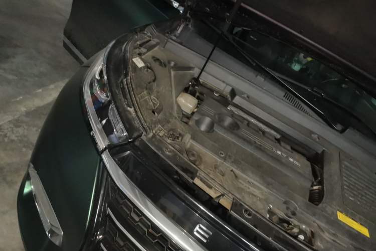 Used EXEED Lingyun 2019 1.6T Two-Wheel Drive Diamond Edition Engine Bay Right
